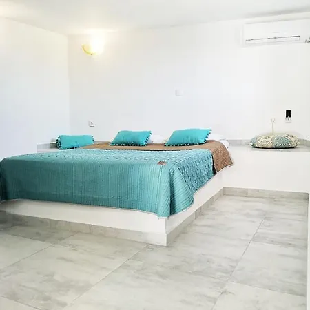 Family Villages Santorini 维查德